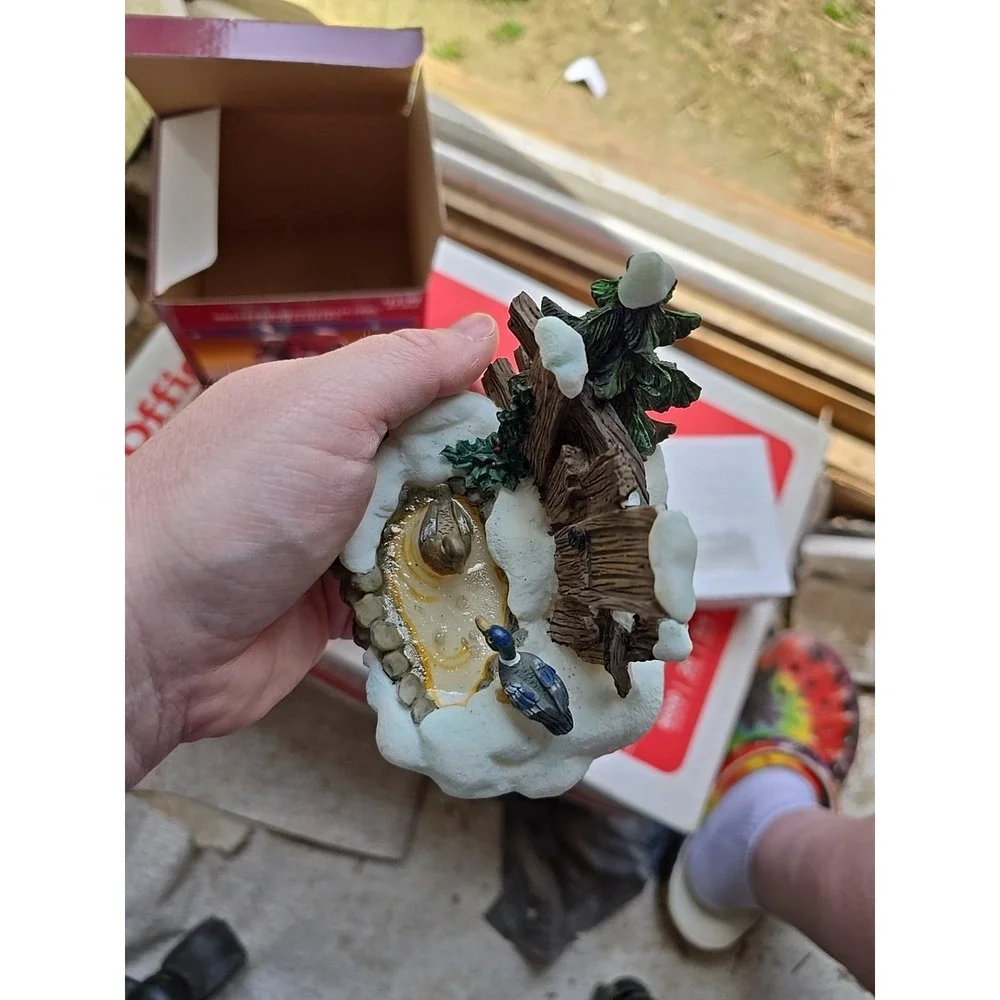Santa's Workbench Collection Accessories Resin Duck Pond 2001 Great Condition